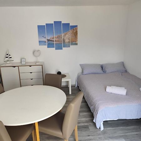 Apartments Boric Cres Esterno foto