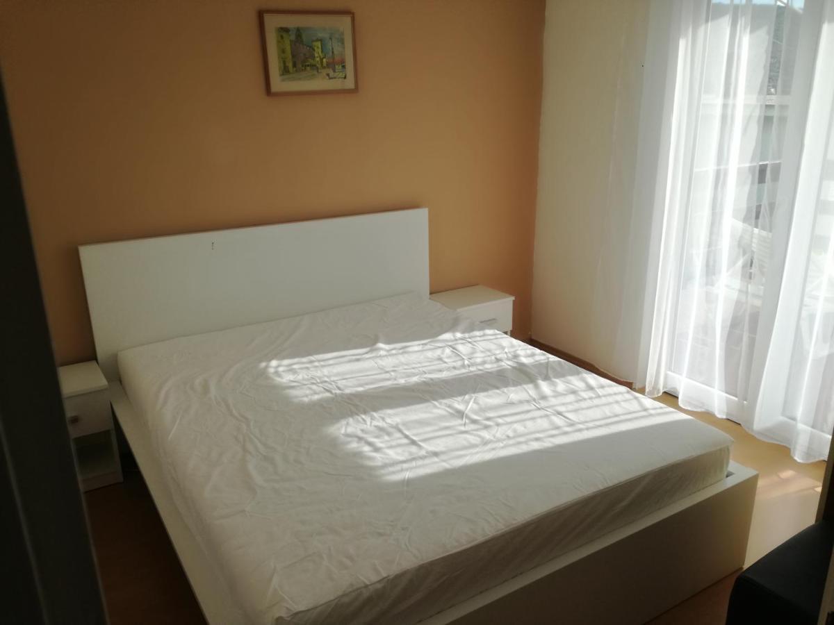 Apartments Boric Cres Esterno foto
