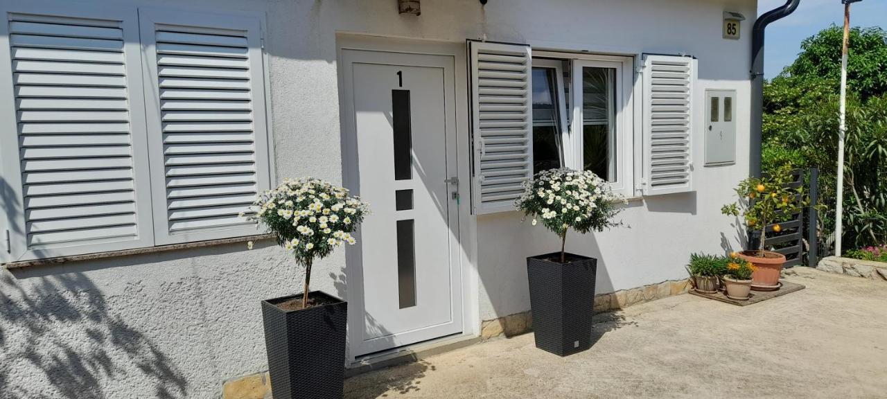 Apartments Boric Cres Esterno foto